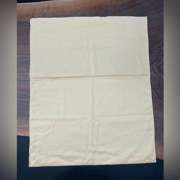 EUC LOUIS VUITTON FLAP CLOSURE DDUST BAG - LARGE - Picture 2 of 3